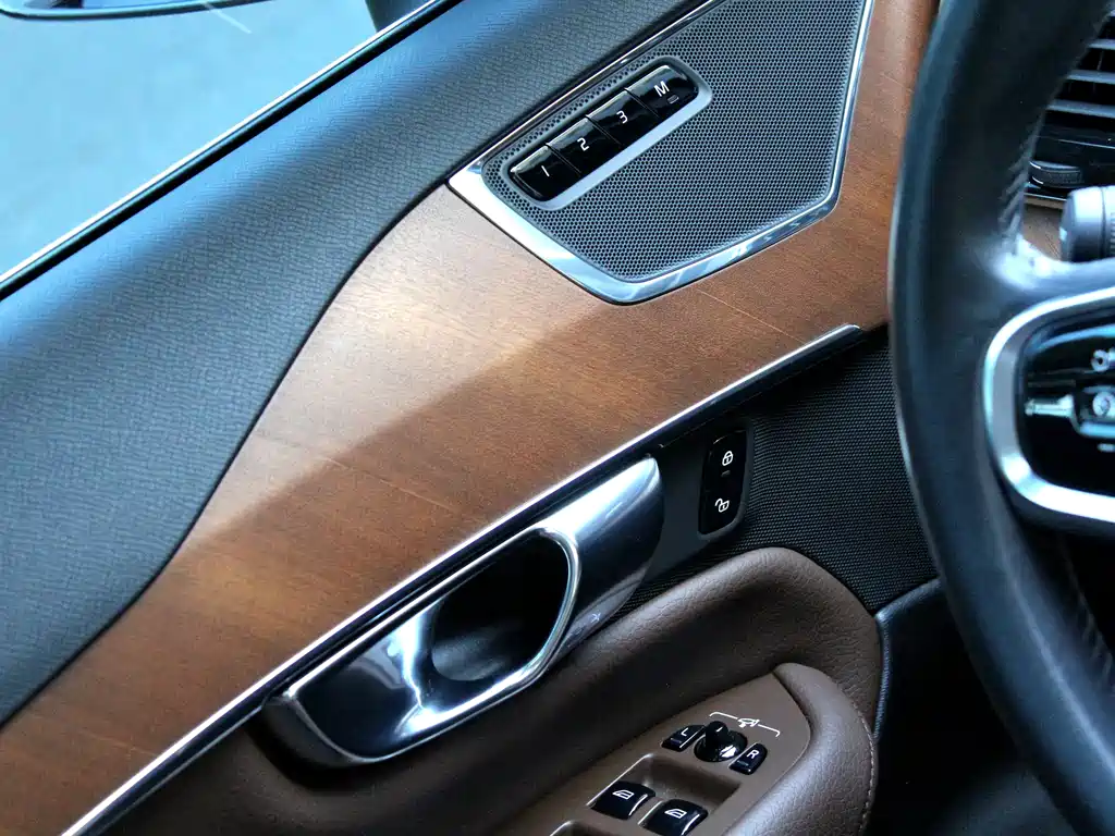 Volvo XC90 — фото 14