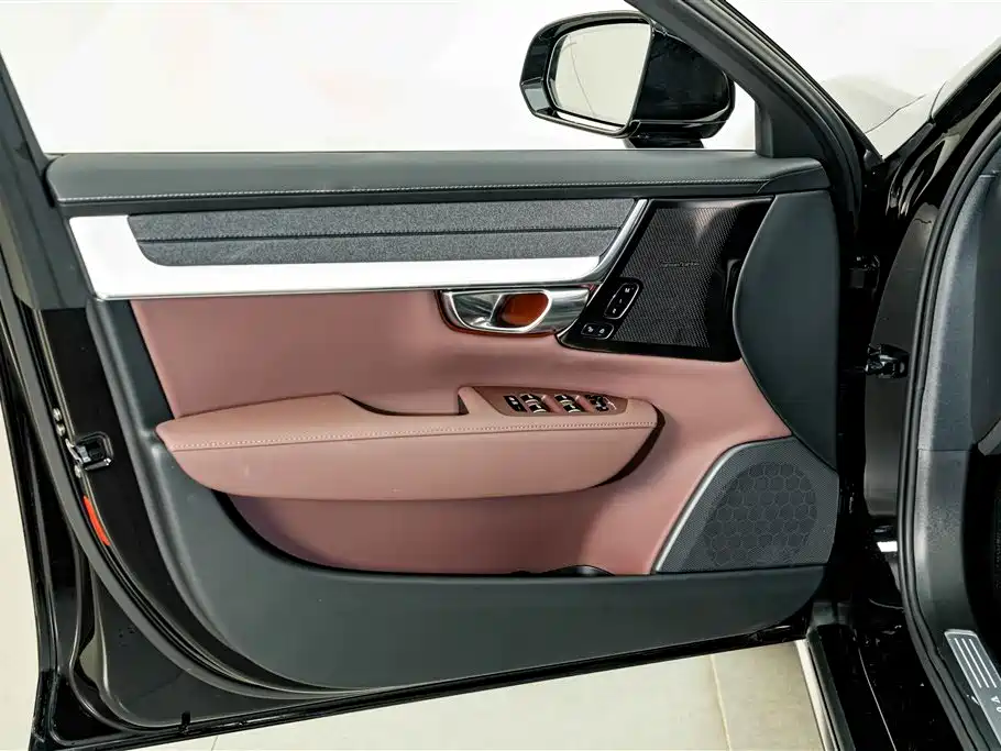 Volvo S90 — фото 17