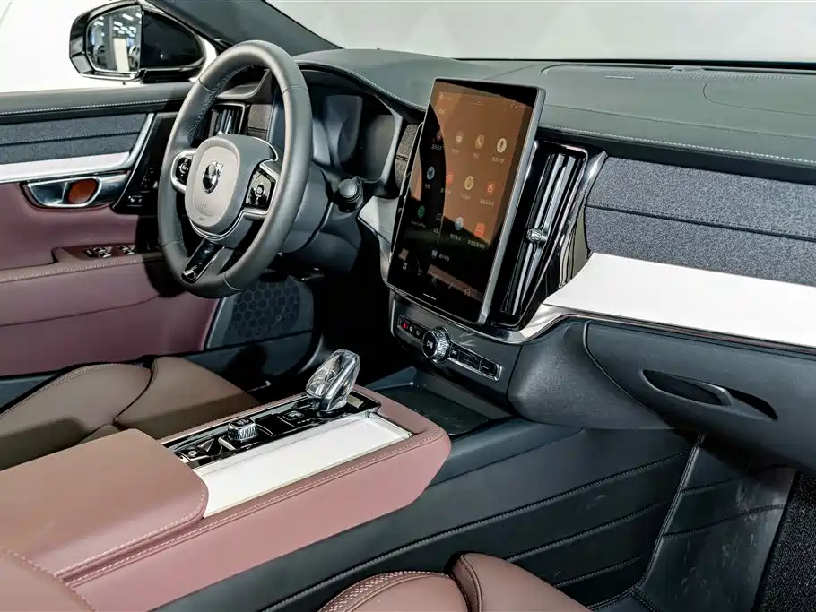 Volvo S90 — фото 18