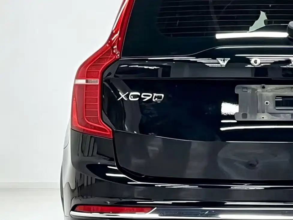 Volvo XC90 — фото 19