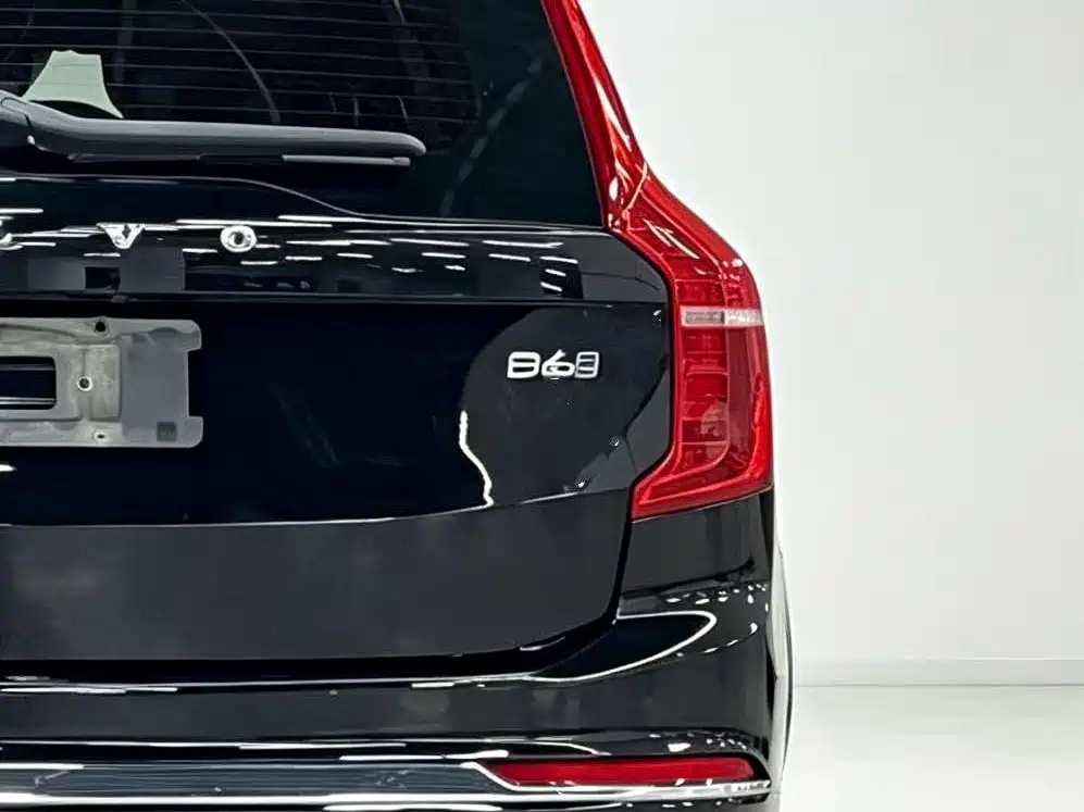 Volvo XC90 — фото 20