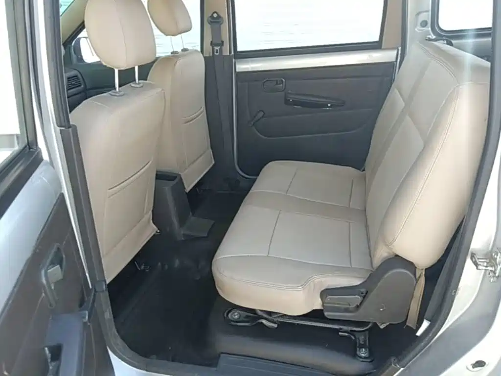 Wuling Hongguang — фото 17