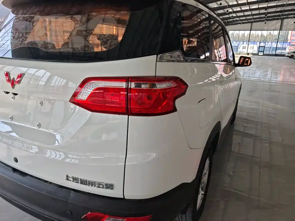 Wuling Hongguang S3 — фото 8