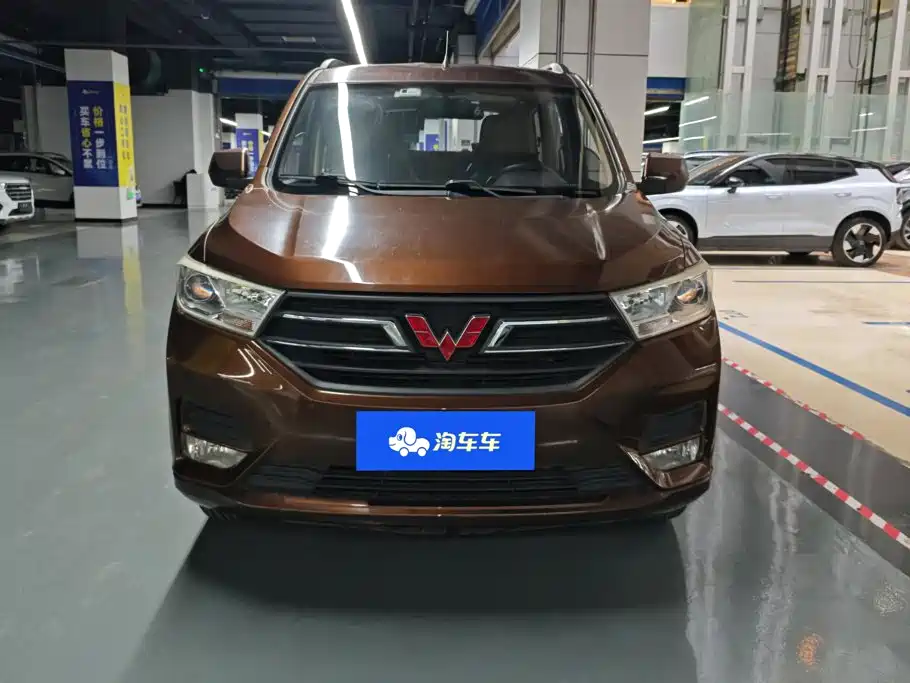 Wuling Hongguang — фото 2