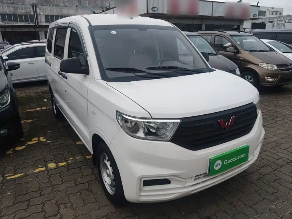 Wuling Hongguang V — фото 4