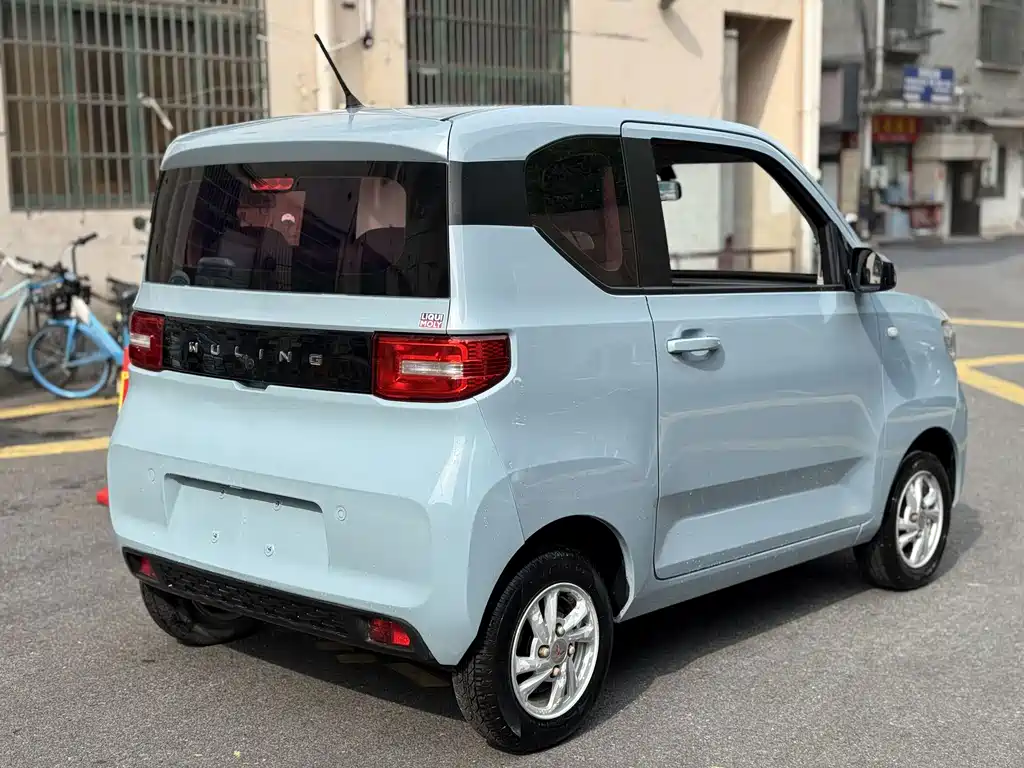 Wuling MINIEV — фото 3
