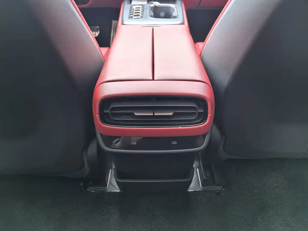 Xiaomi SU7 — фото 11