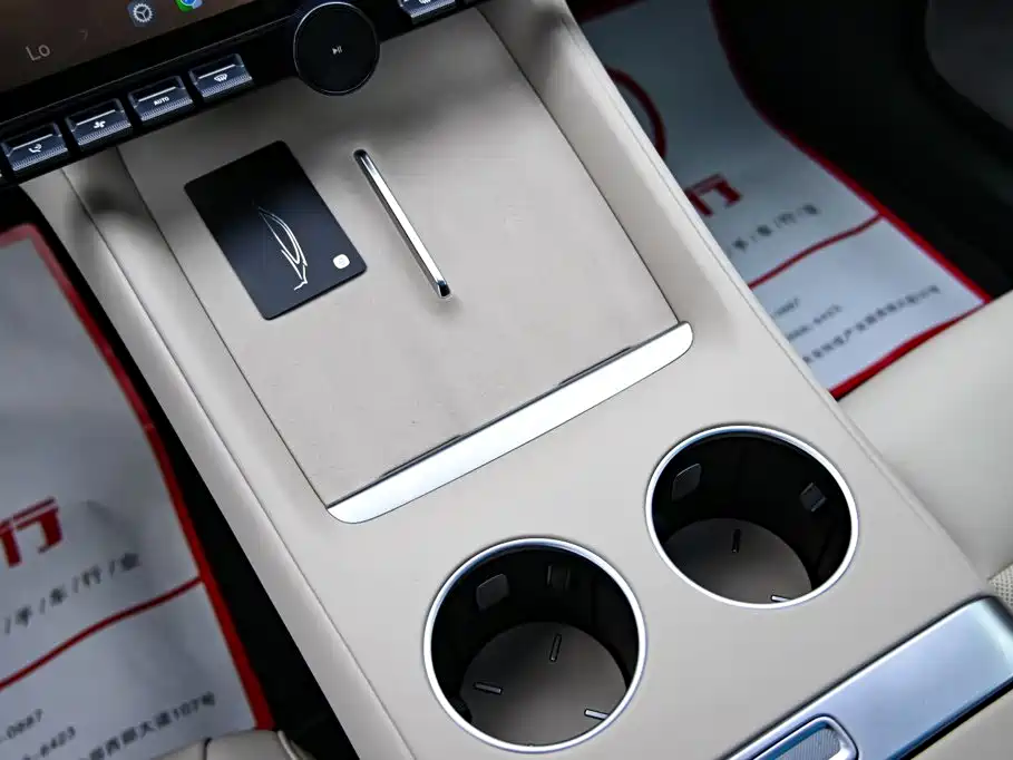 Xiaomi YU7 — фото 24