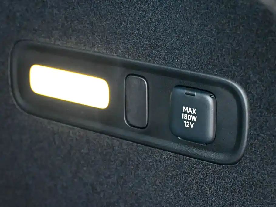 Xiaomi YU7 — фото 34