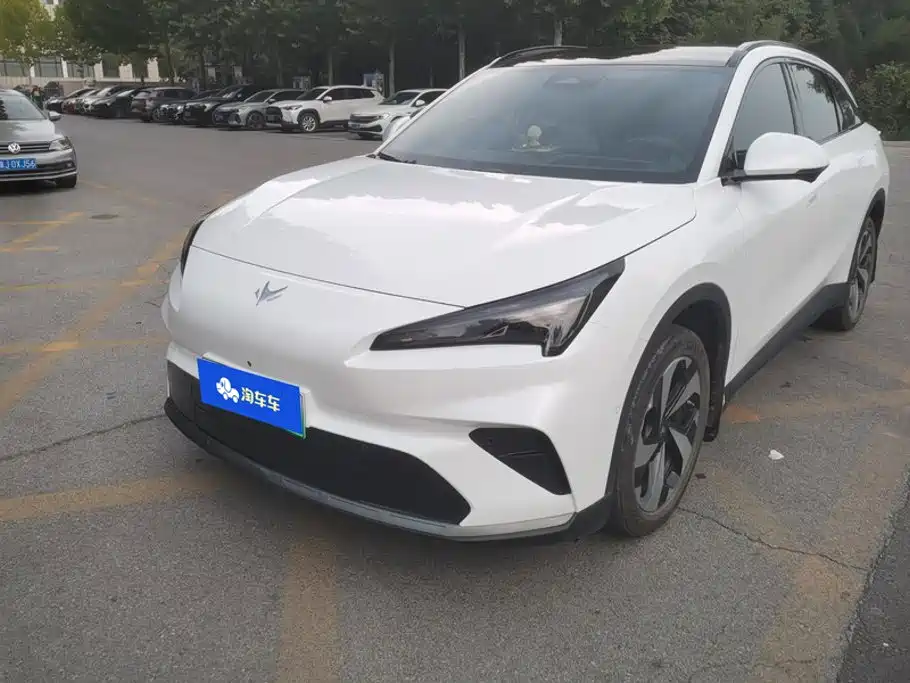ARCFOX Alpha T5