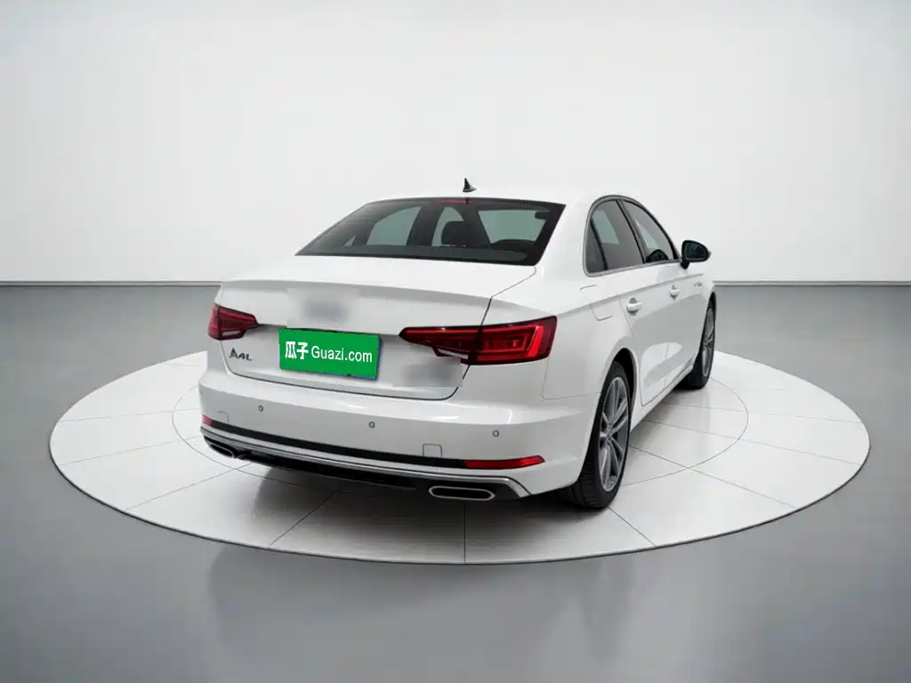 Audi A4L — фото 5
