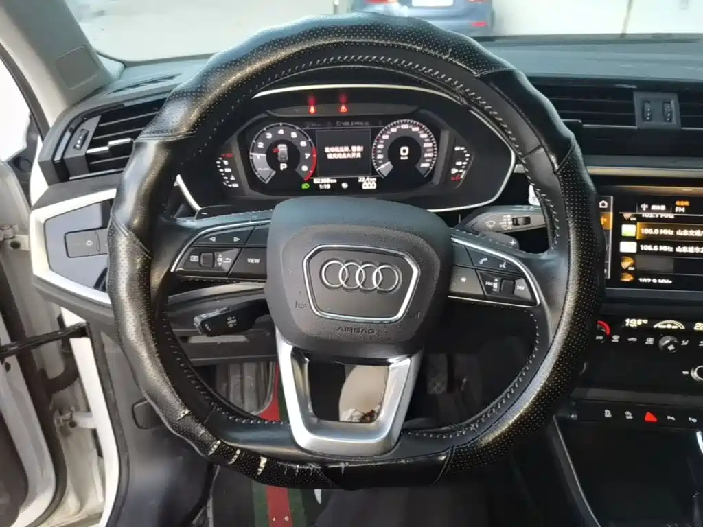 Audi Q3 — фото 11