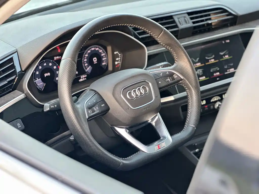 Audi Q3 Sportback — фото 8