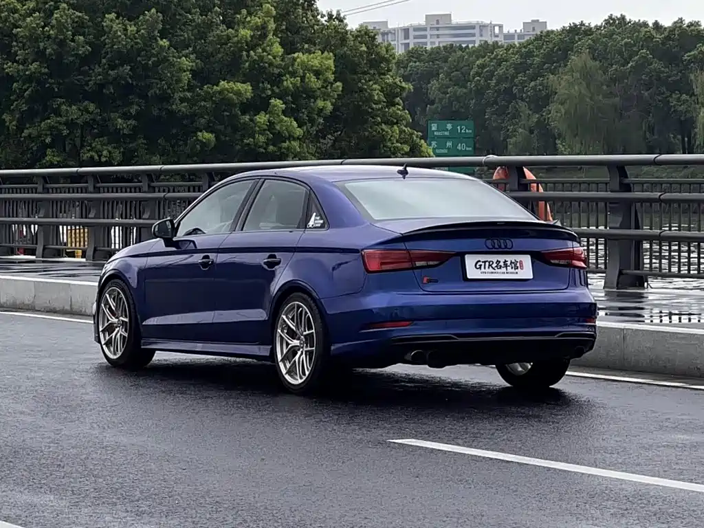 Audi S3 — фото 10