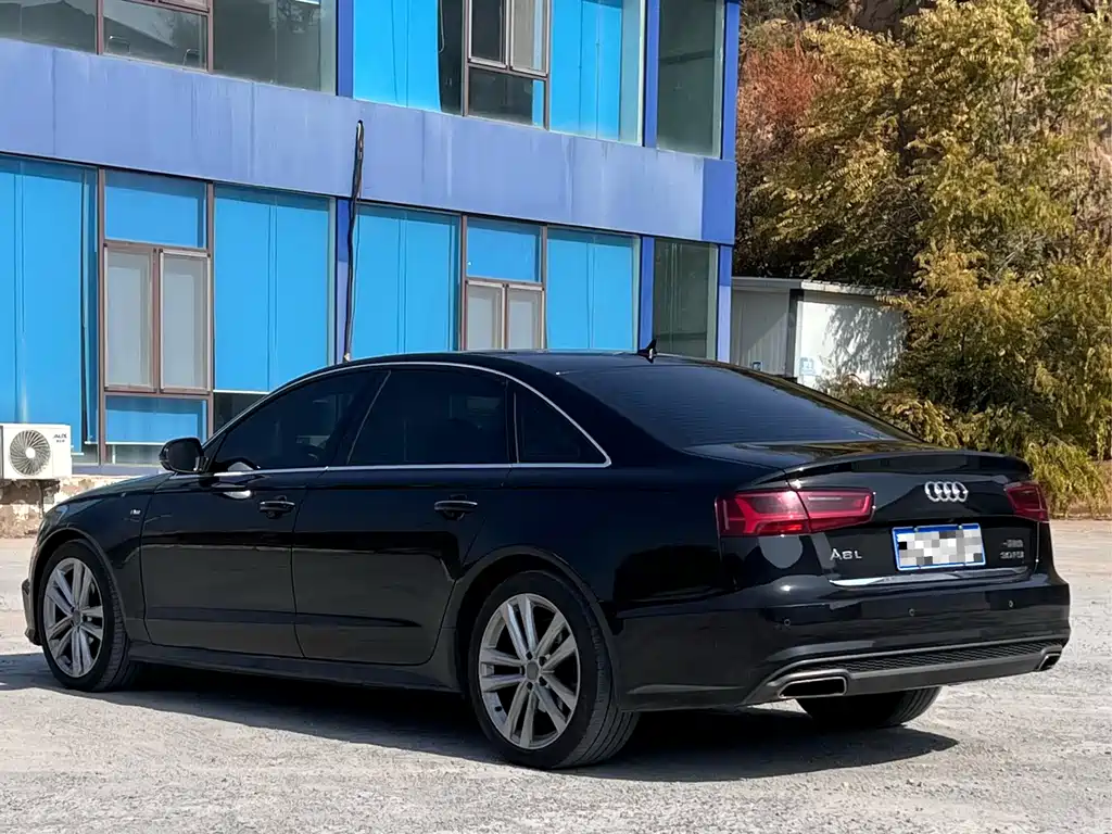 Audi A6L — фото 6