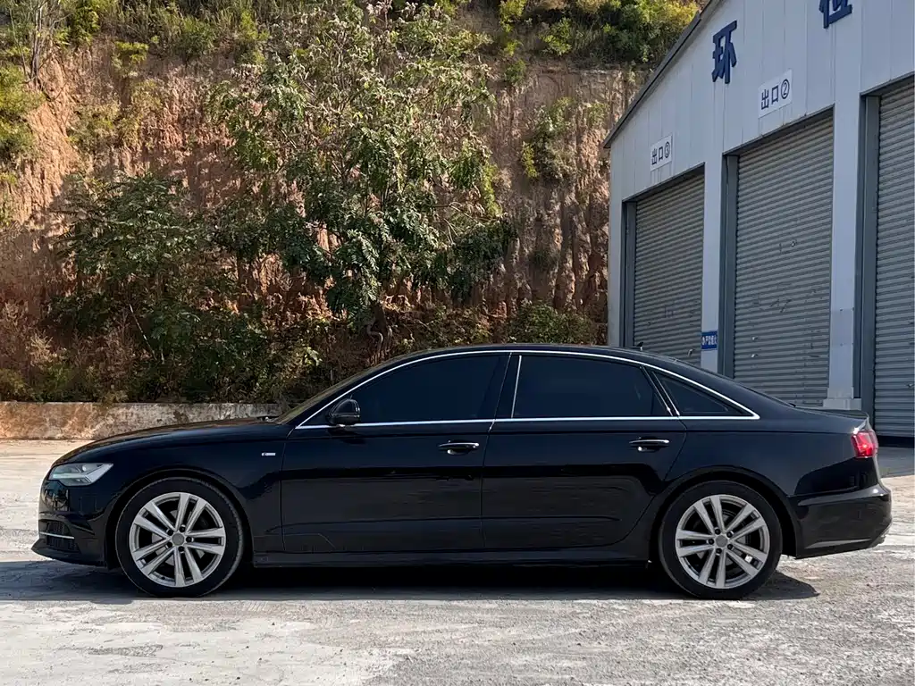 Audi A6L — фото 7