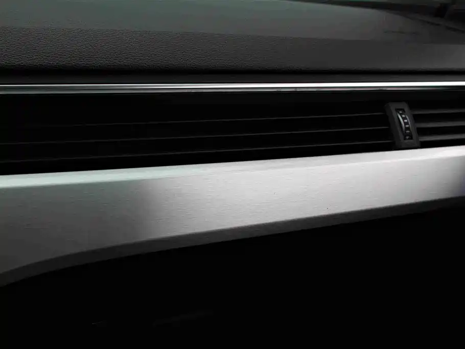 Audi A4L — фото 9