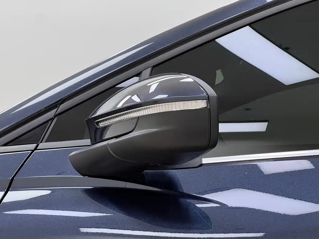 Audi Q4 e-tron — фото 11