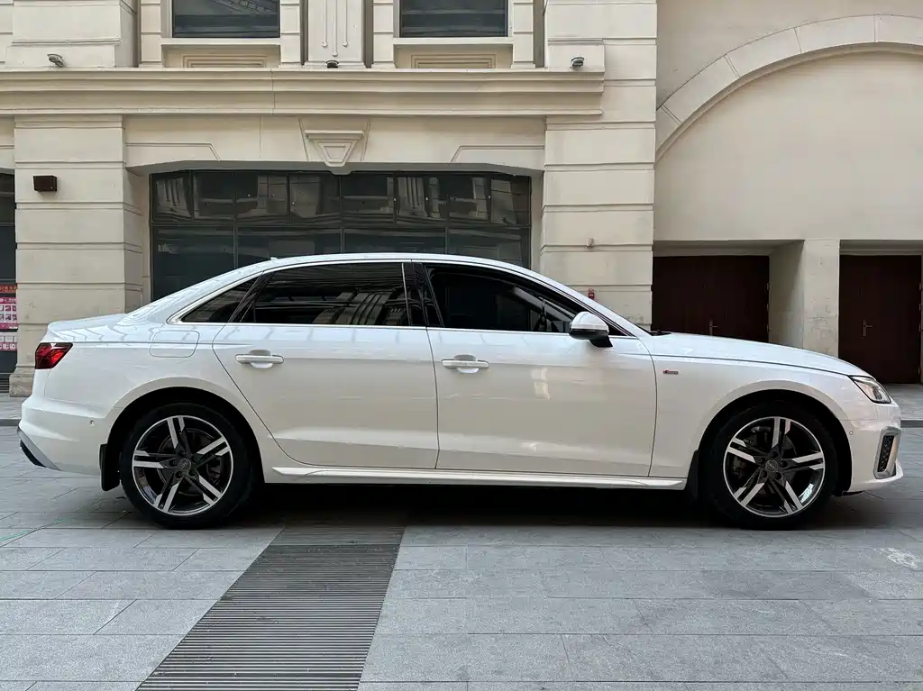 Audi A4L — фото 4