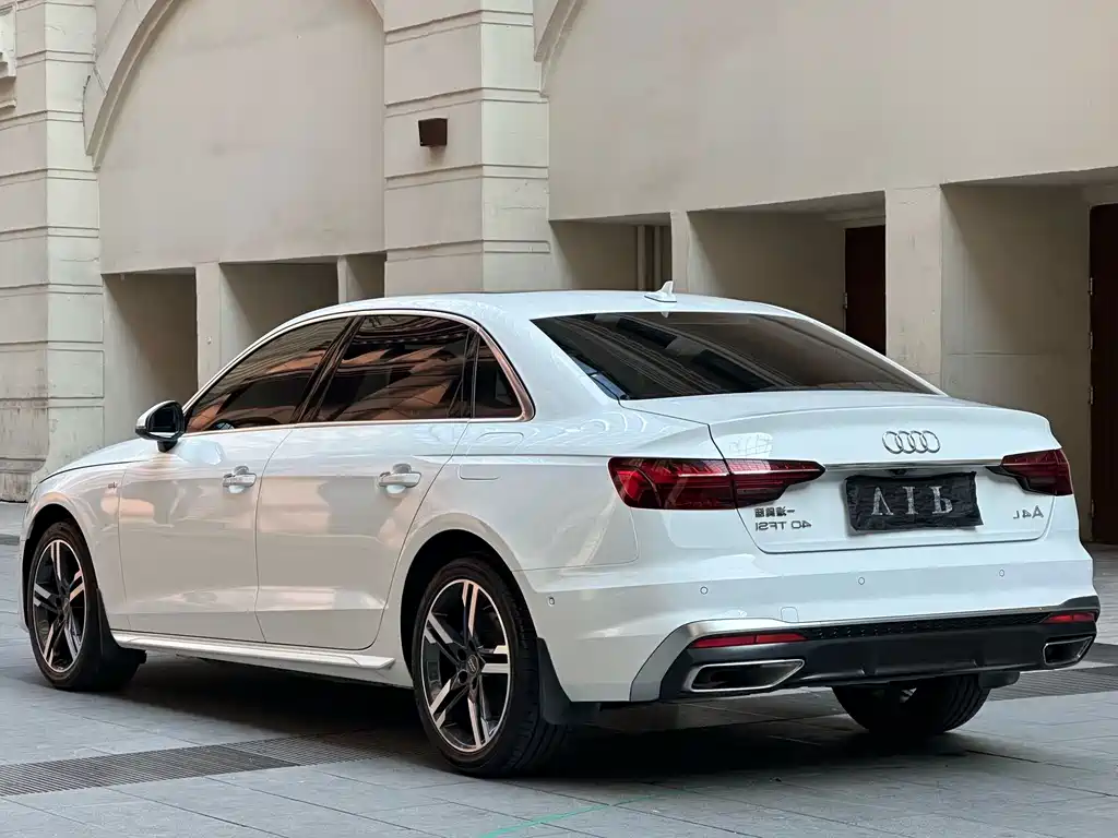 Audi A4L — фото 5