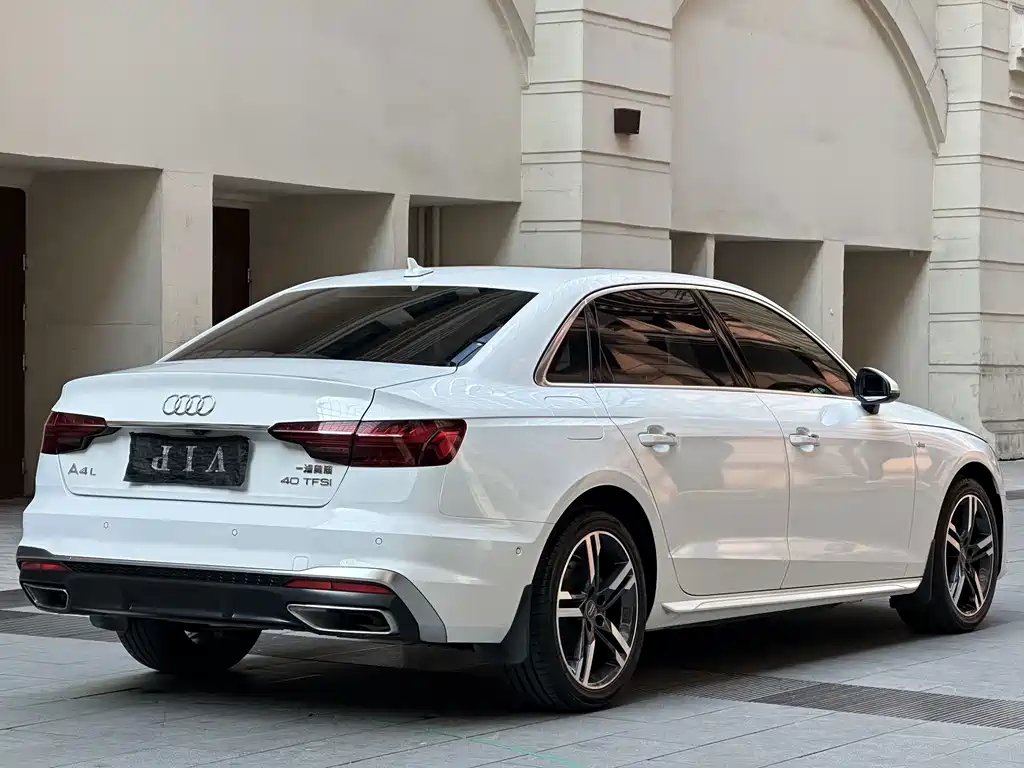 Audi A4L — фото 6