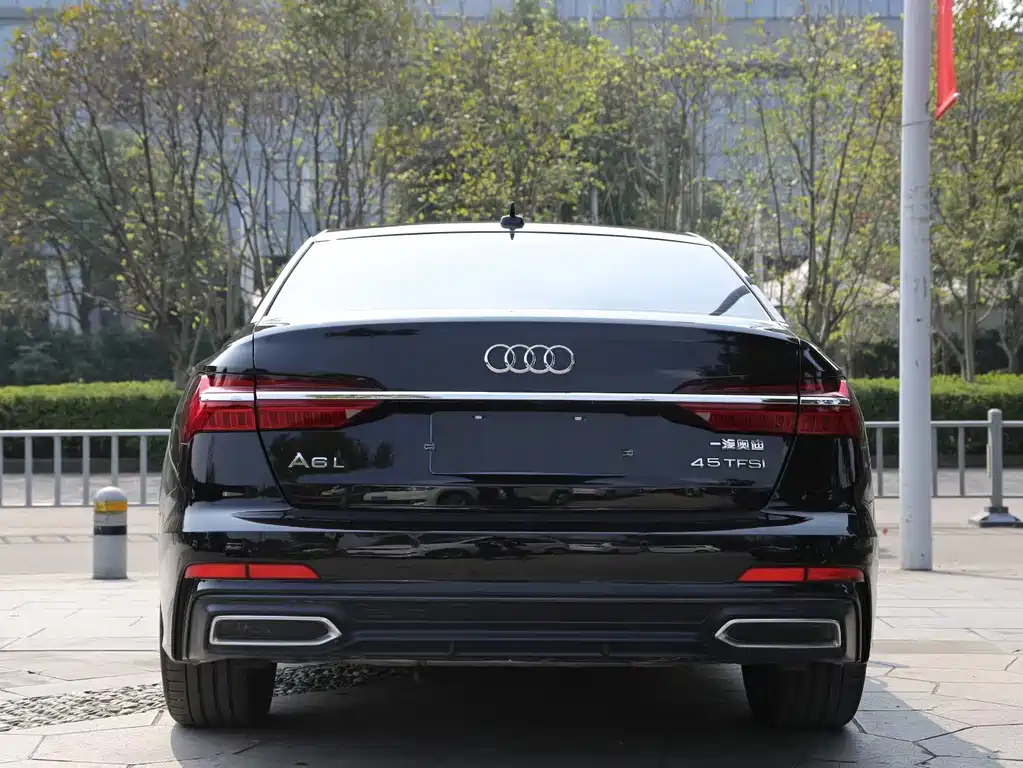 Audi A6L — фото 8