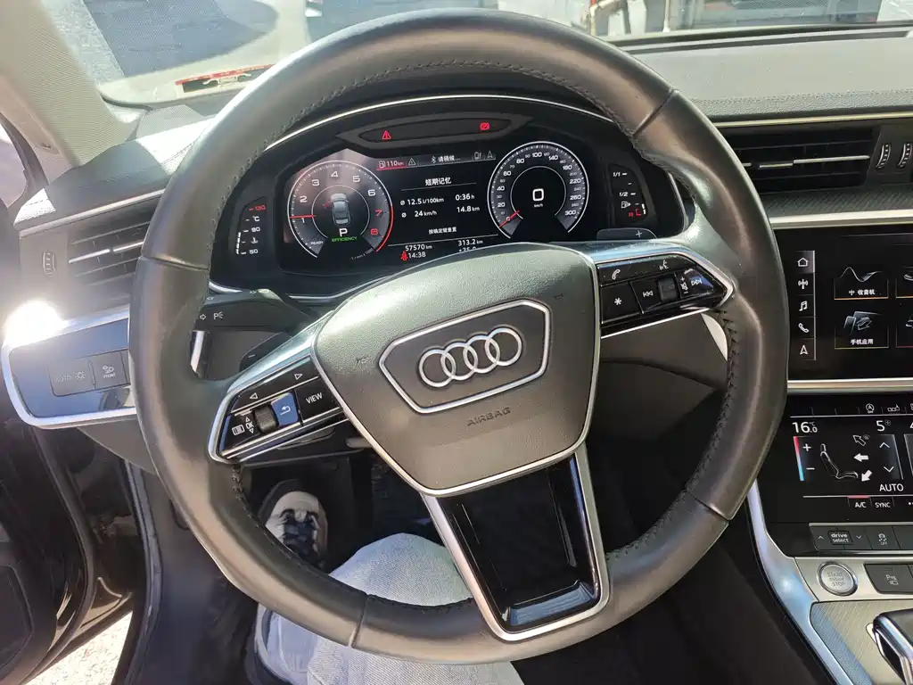 Audi A6L — фото 14