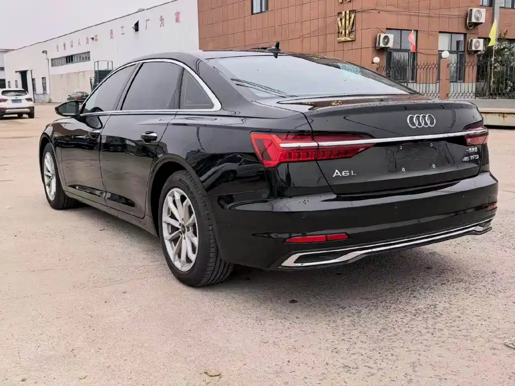 Audi A6L — фото 5