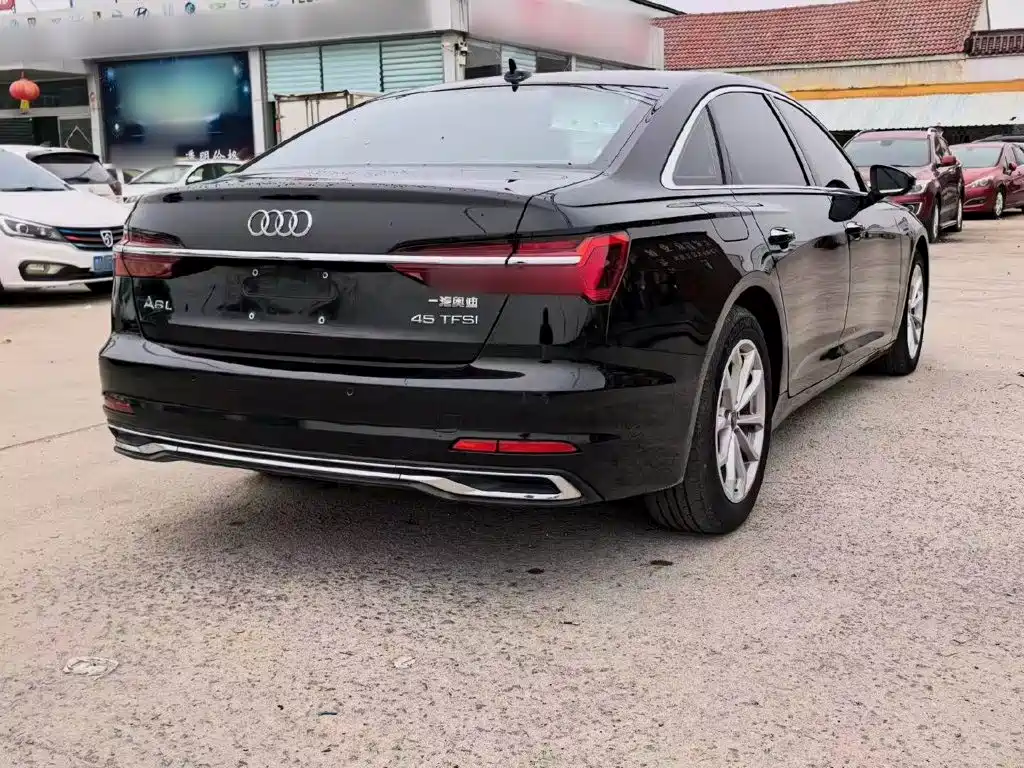 Audi A6L — фото 7