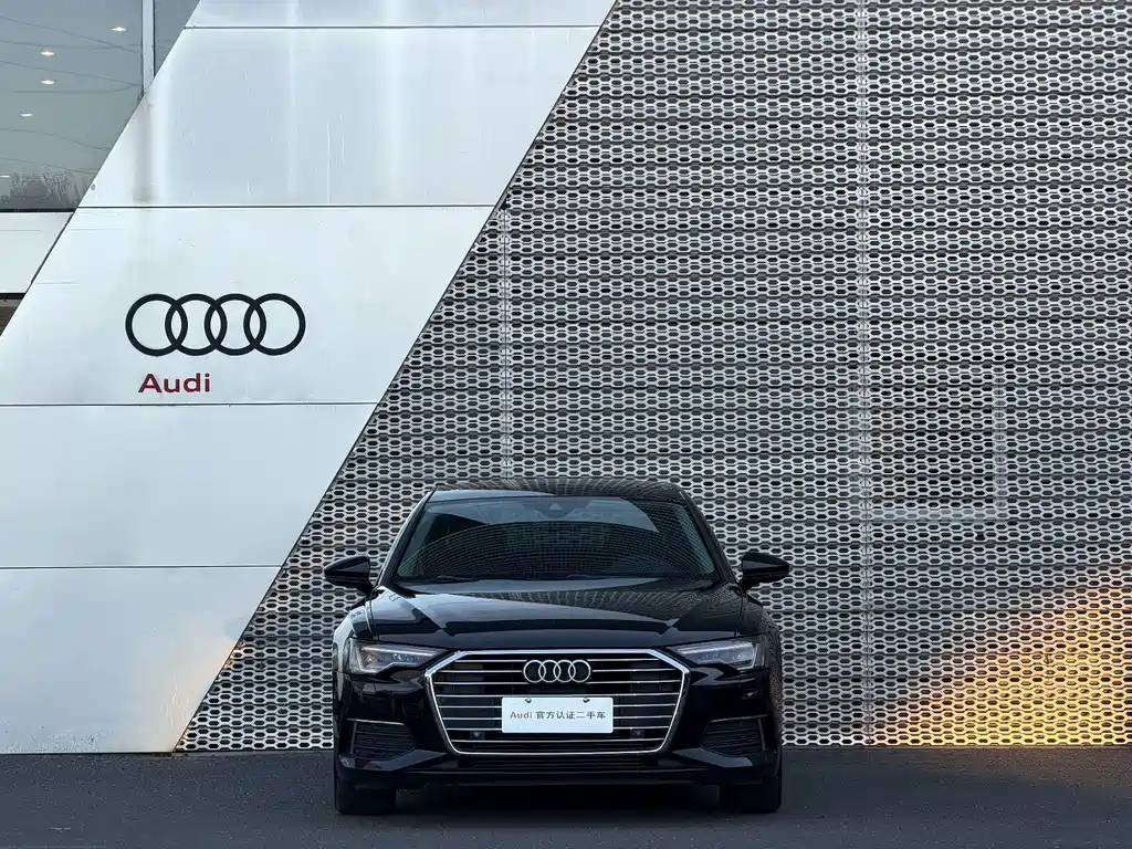 Audi A6L — фото 2