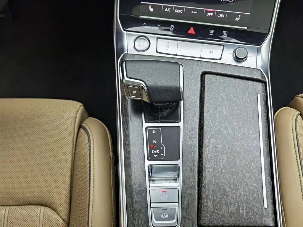 Audi A6L — фото 13