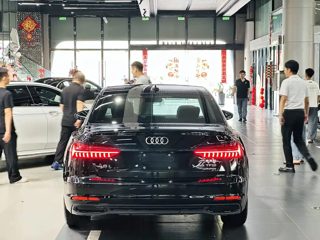 Audi A6L — фото 8