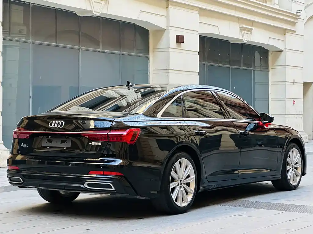 Audi A6L — фото 5