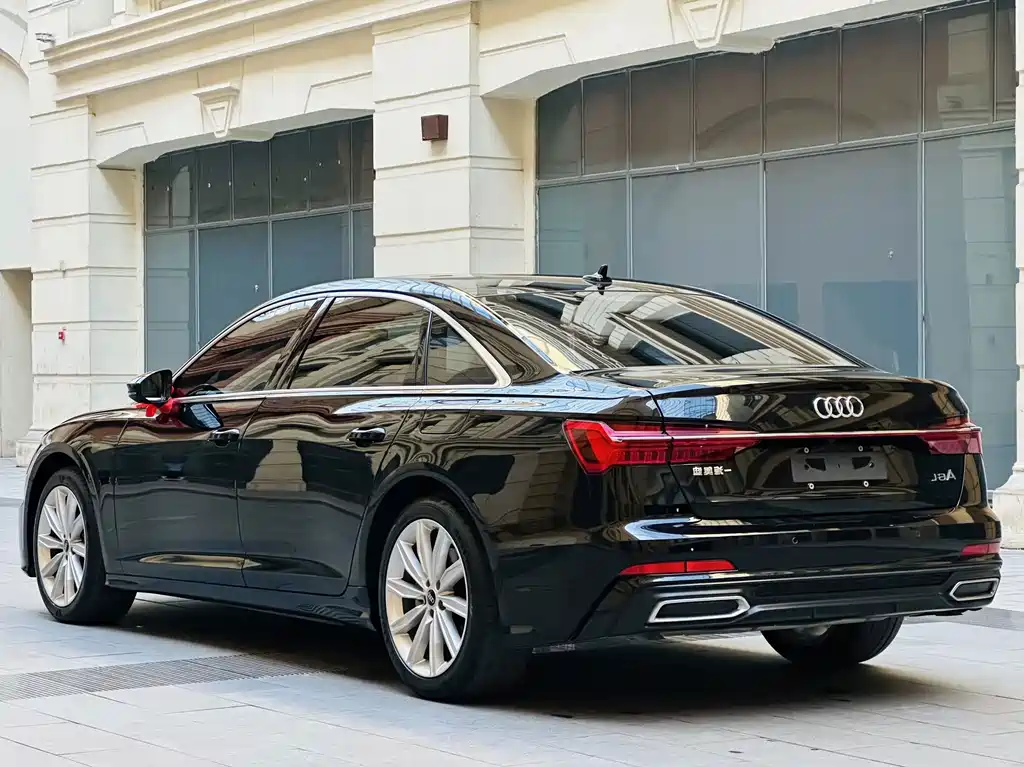 Audi A6L — фото 7