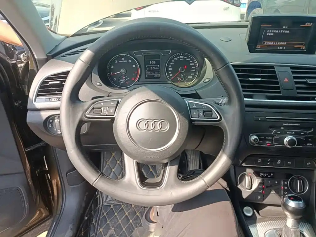 Audi Q3 — фото 11