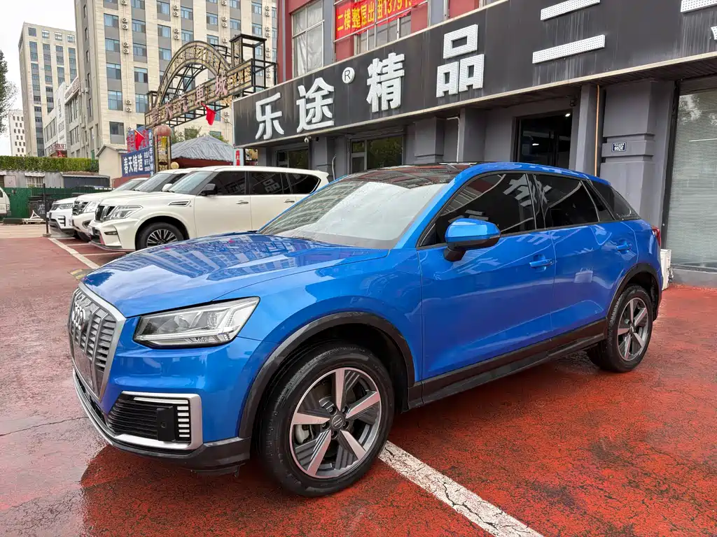 Audi Q2L e-tron — фото 2