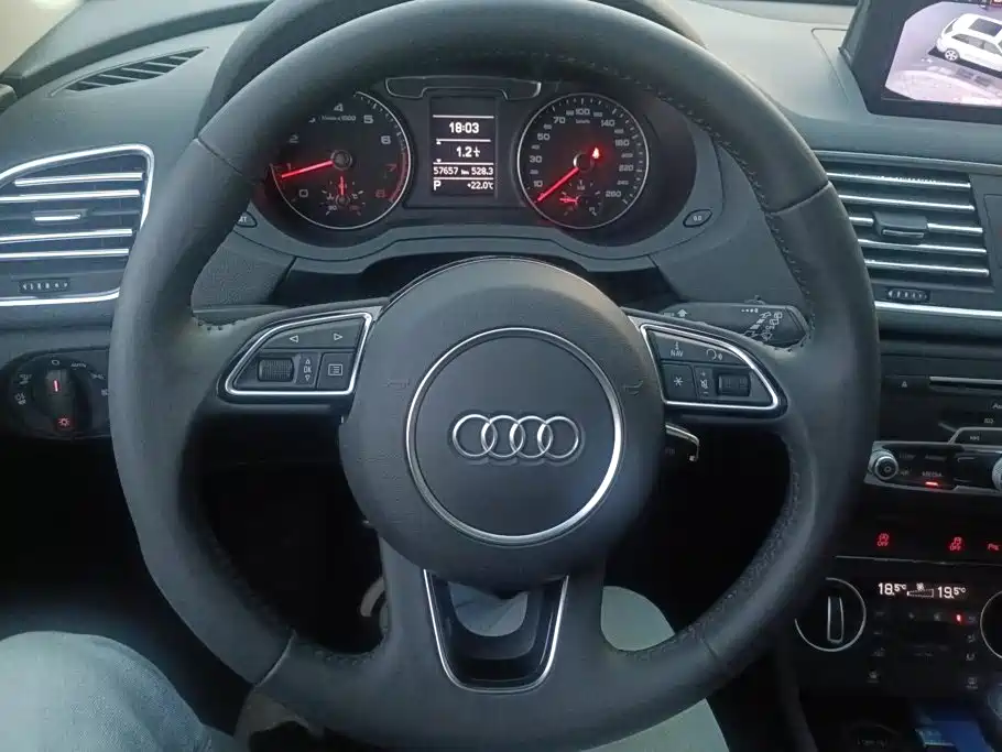 Audi Q3 — фото 15