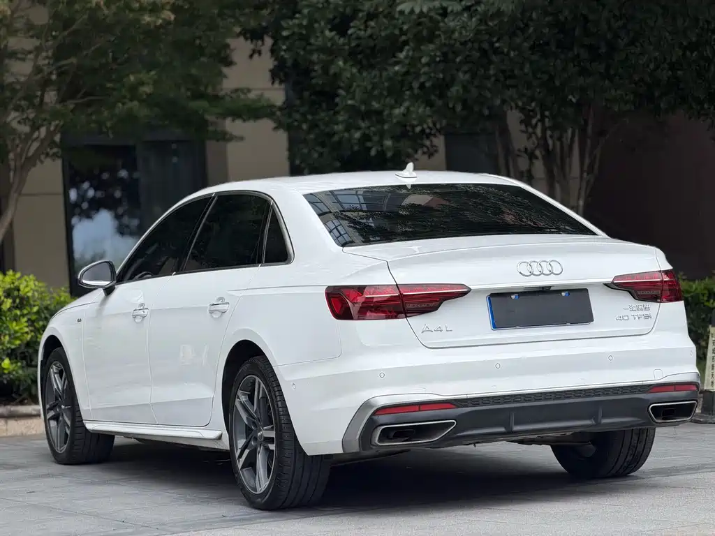 Audi A4L — фото 10