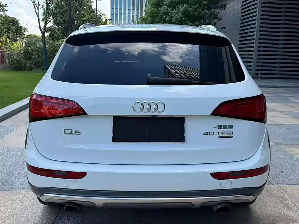 Audi Q5 — фото 11