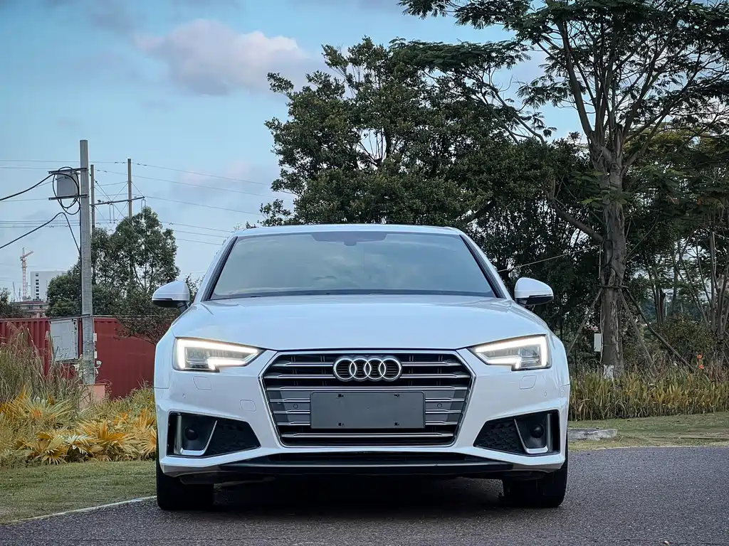 Audi A4L — фото 2