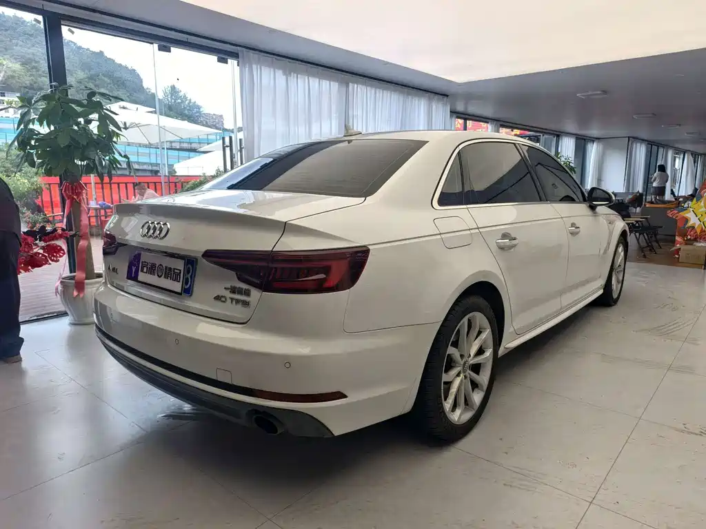 Audi A4L — фото 20