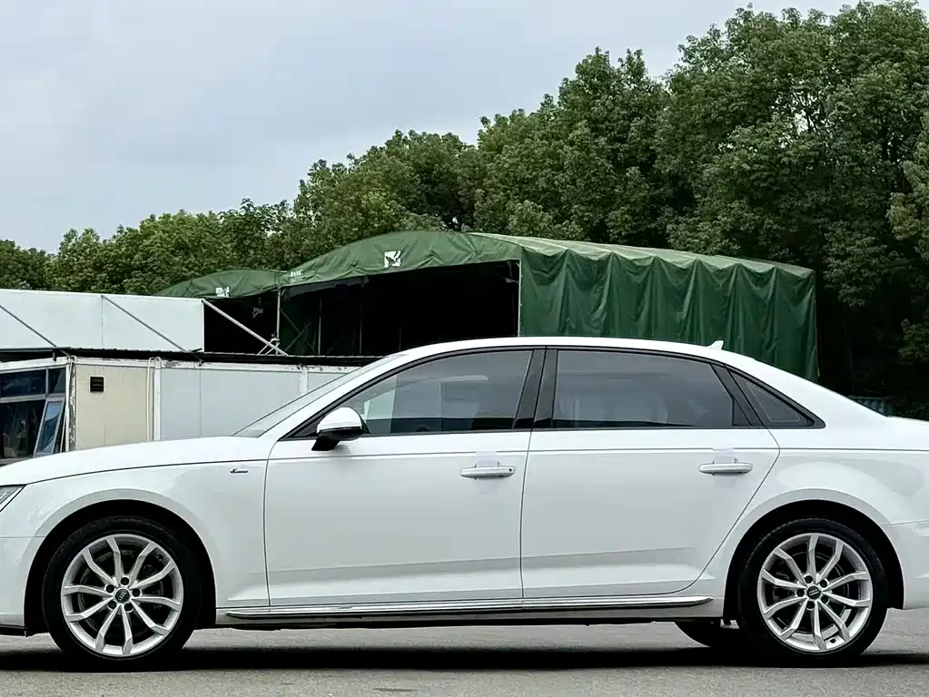 Audi A4L — фото 3