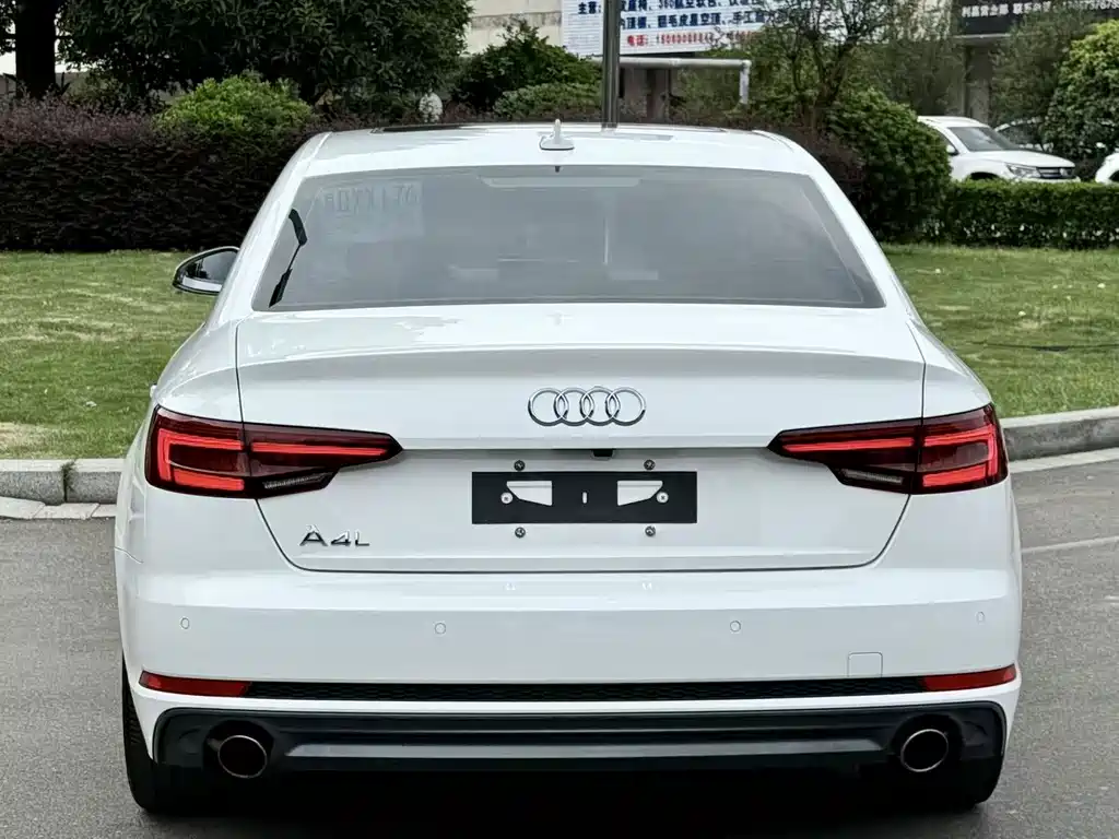 Audi A4L — фото 4