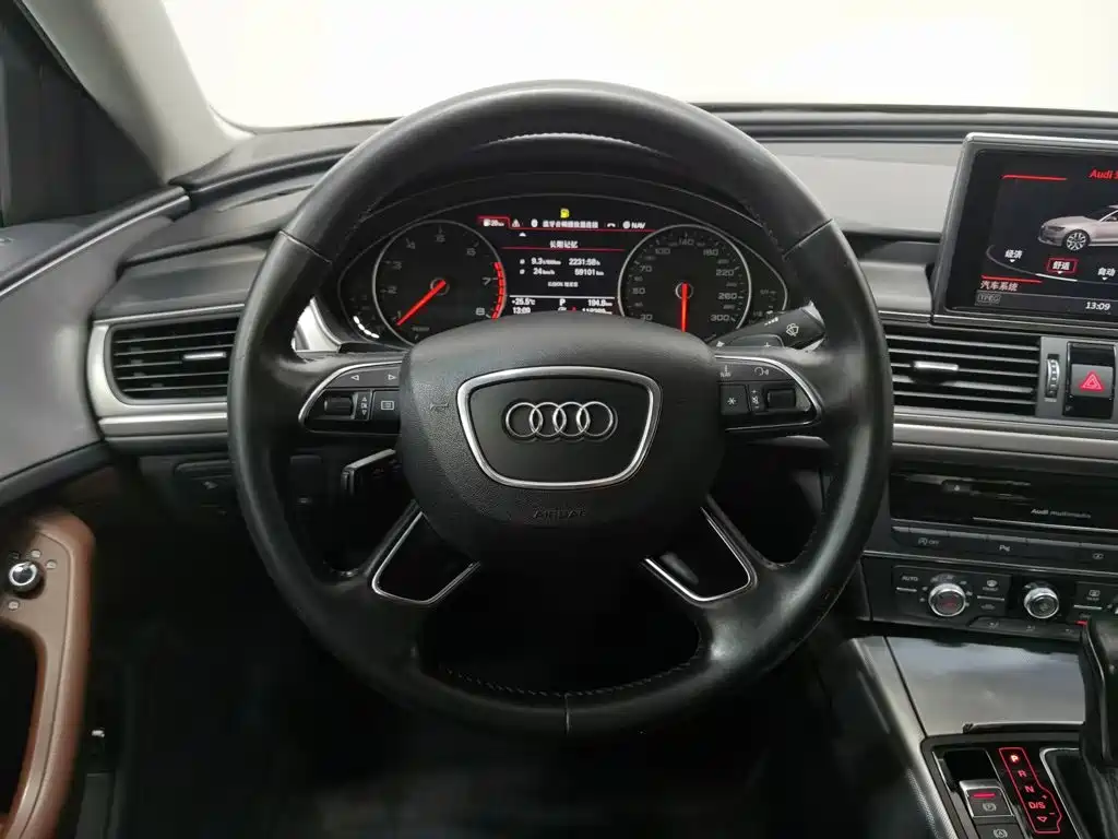Audi A6L — фото 11