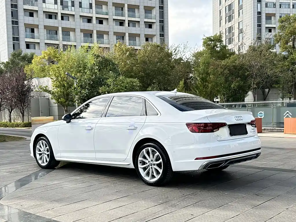 Audi A4L — фото 18
