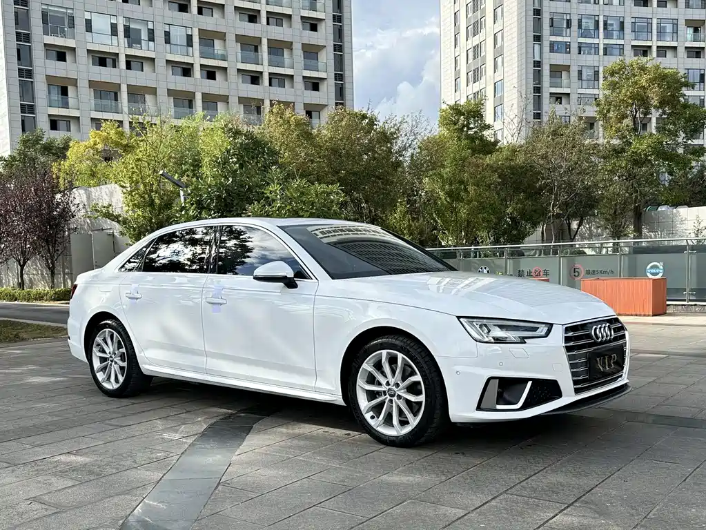Audi A4L — фото 3
