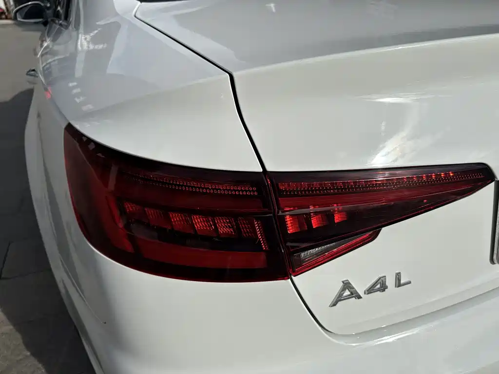 Audi A4L — фото 21