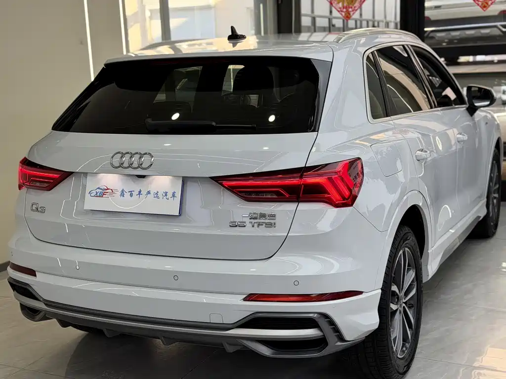 Audi Q3 — фото 10
