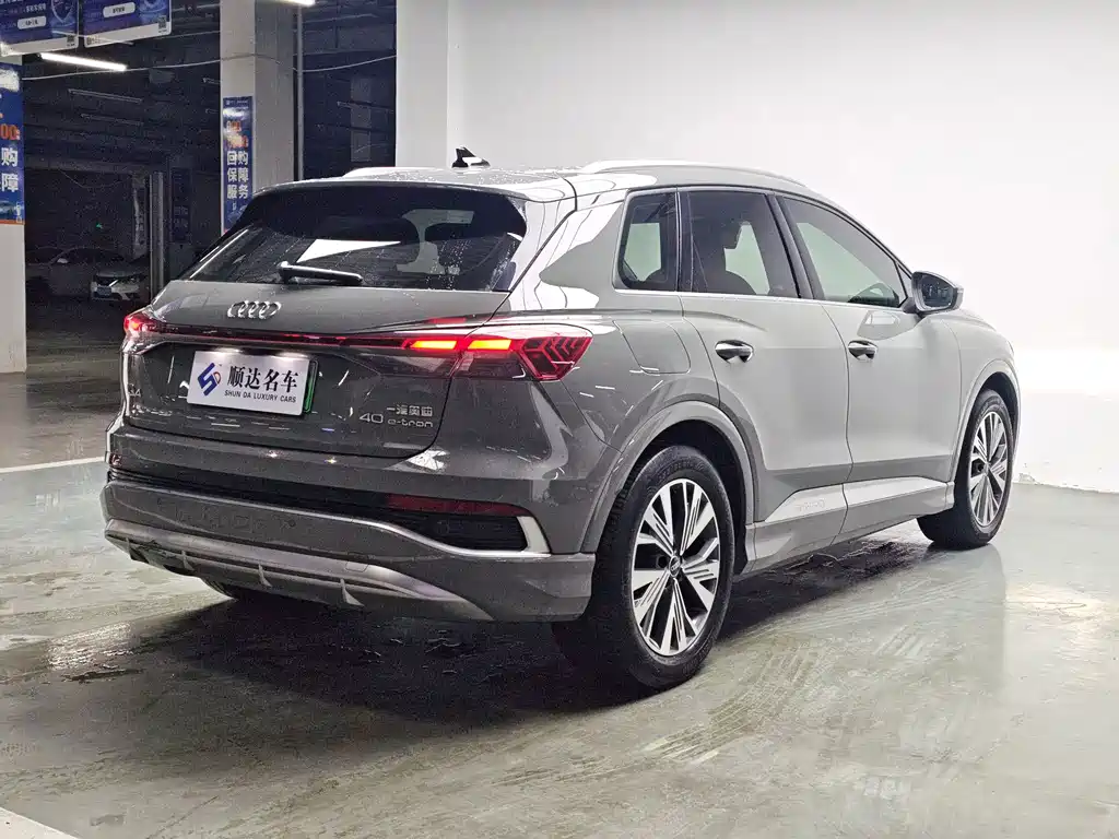 Audi Q4 e-tron — фото 11