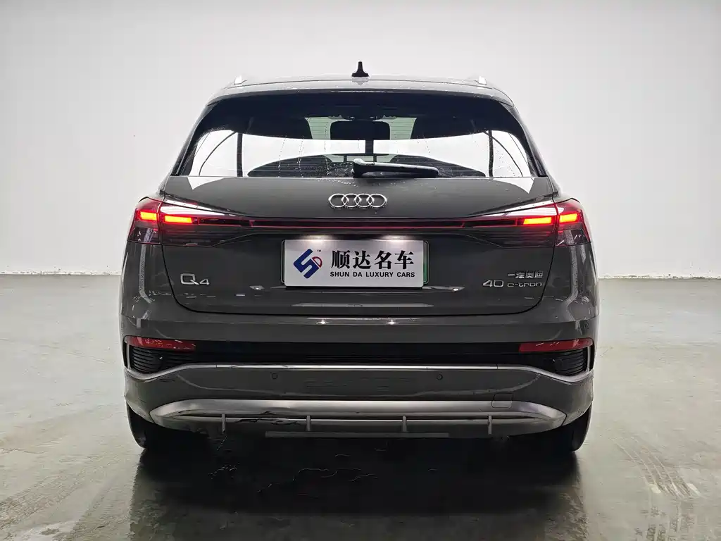 Audi Q4 e-tron — фото 3